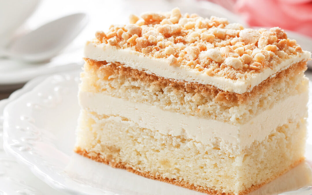Almond cake and vanilla cream
