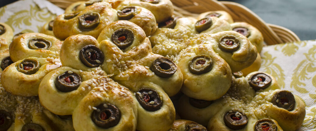 РОЗИ СО МАСЛИНКА