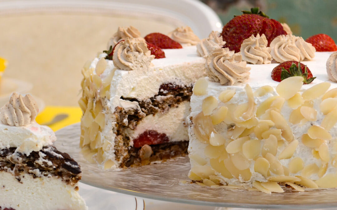 STRAWBERRY CAKE