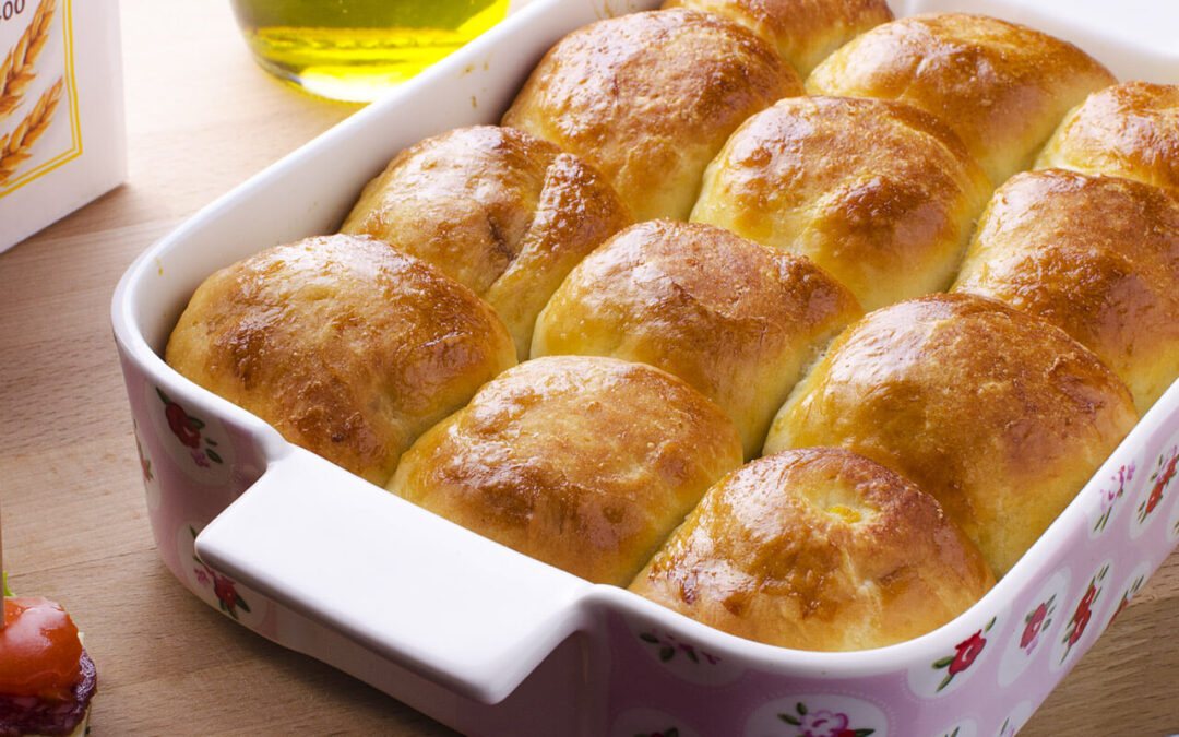 DELICIOUS BUNS WITH PIZZA FILLING